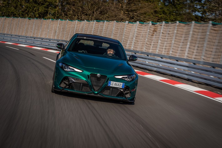 Die Alfa Romeo Giulia GTAm im Urteil von Rennfahrer Christian Menzel: „Puristischer Sportwagen“