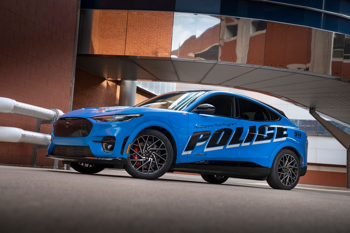 Ford Mustang Mach-E besteht als erstes voll-elektrisches Fahrzeug die offiziellen Tests der Michigan State Police