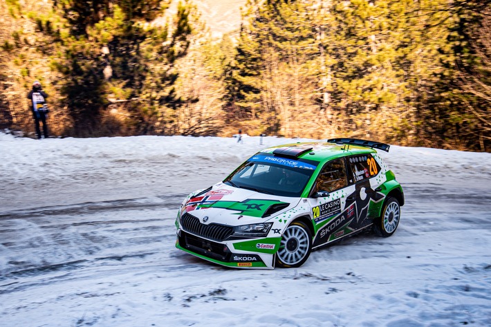 Rallye Schweden: ŠKODA Trio Mikkelsen, Bulacia und Lindholm fährt um den WRC2-Sieg