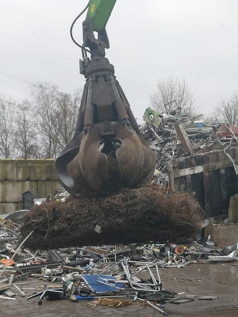 Nachhaltige Schrottentsorgung durch effizientes Recyclingverfahren in Essen und ganz NRW.