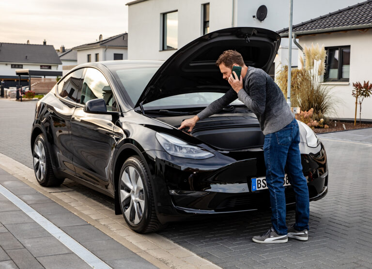Starterbatterien in Elektroautos: Auf dem richtigen Weg bleiben